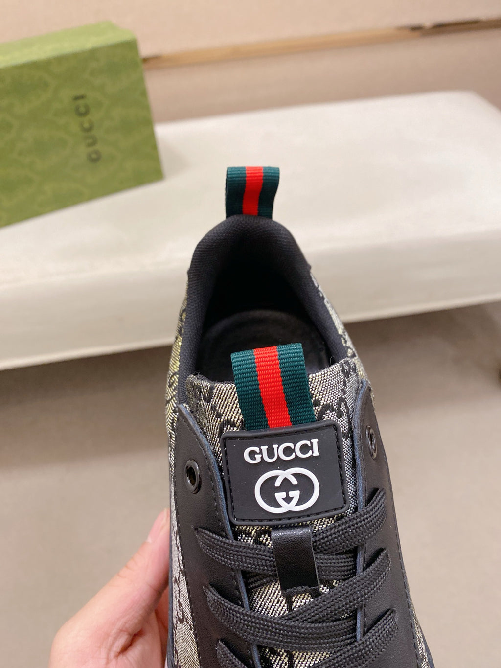 GG Top-of-the-line new genuine leather athletic shoes 26010801