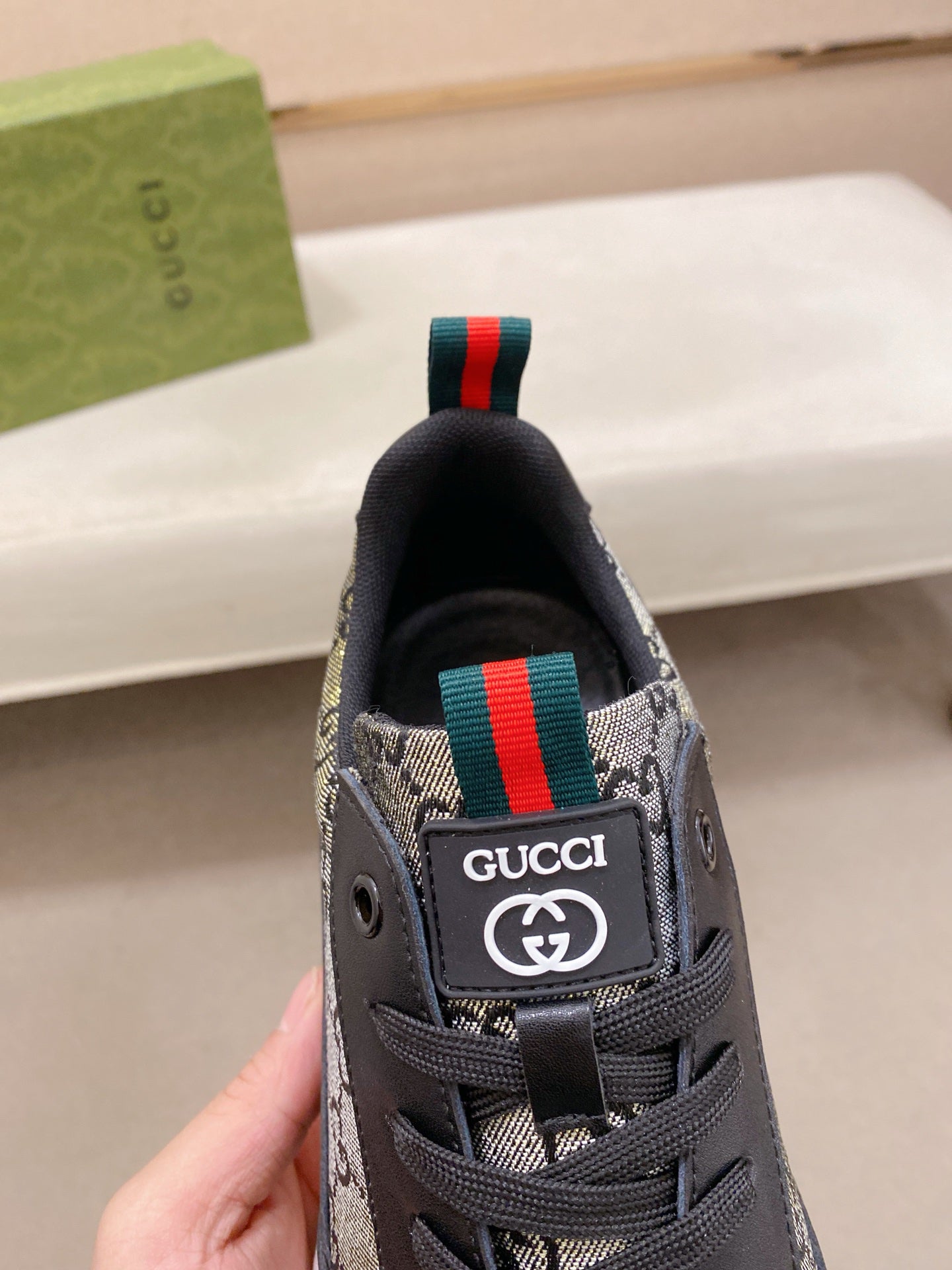 GG Top-of-the-line new genuine leather athletic shoes 26010801
