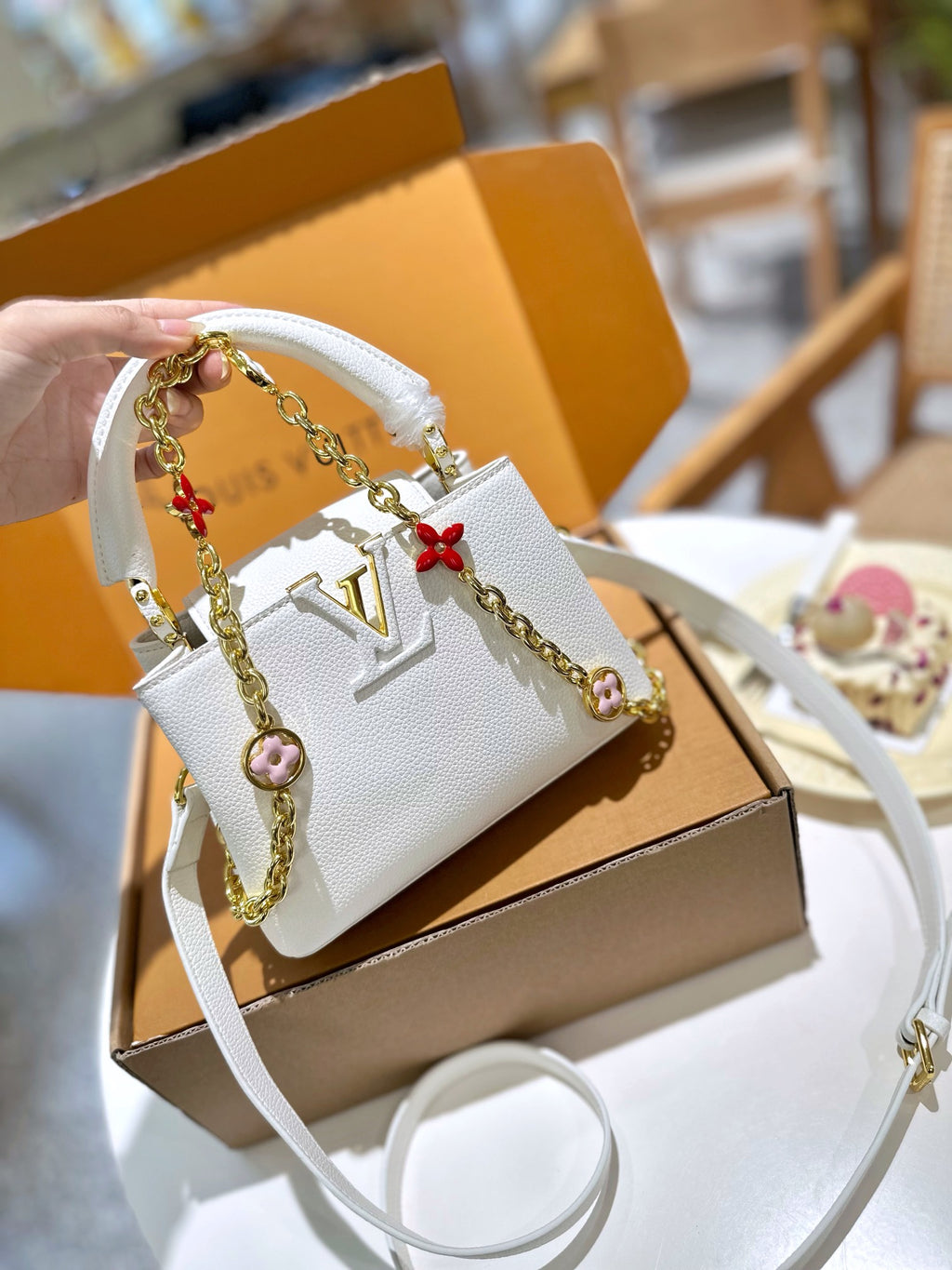 Capucines mini four-leaf clover chain handbag XC1623072105
