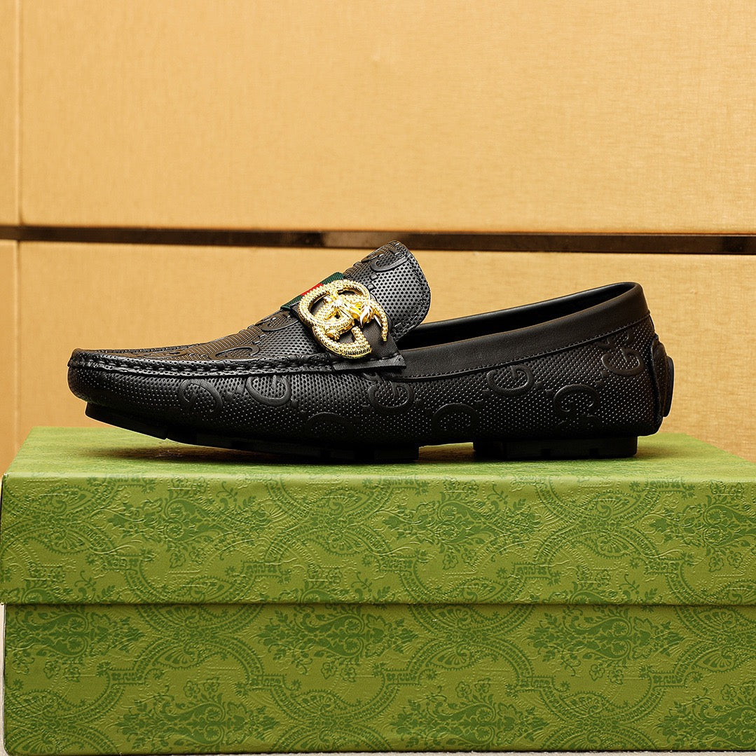 GUI Embossed upper of moccasins 26040301