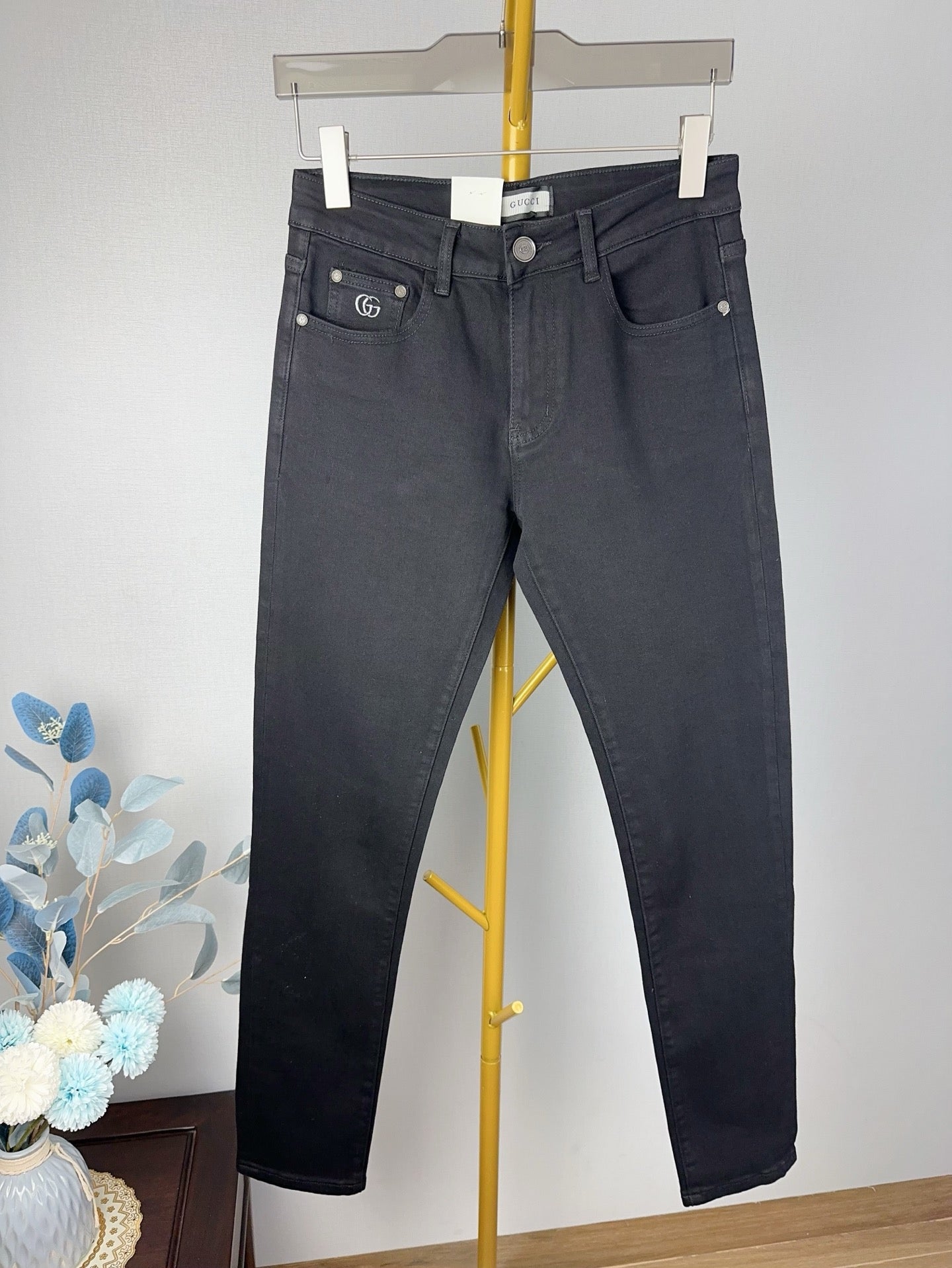 GG Men's slim-fit straight-leg jeans 26020208