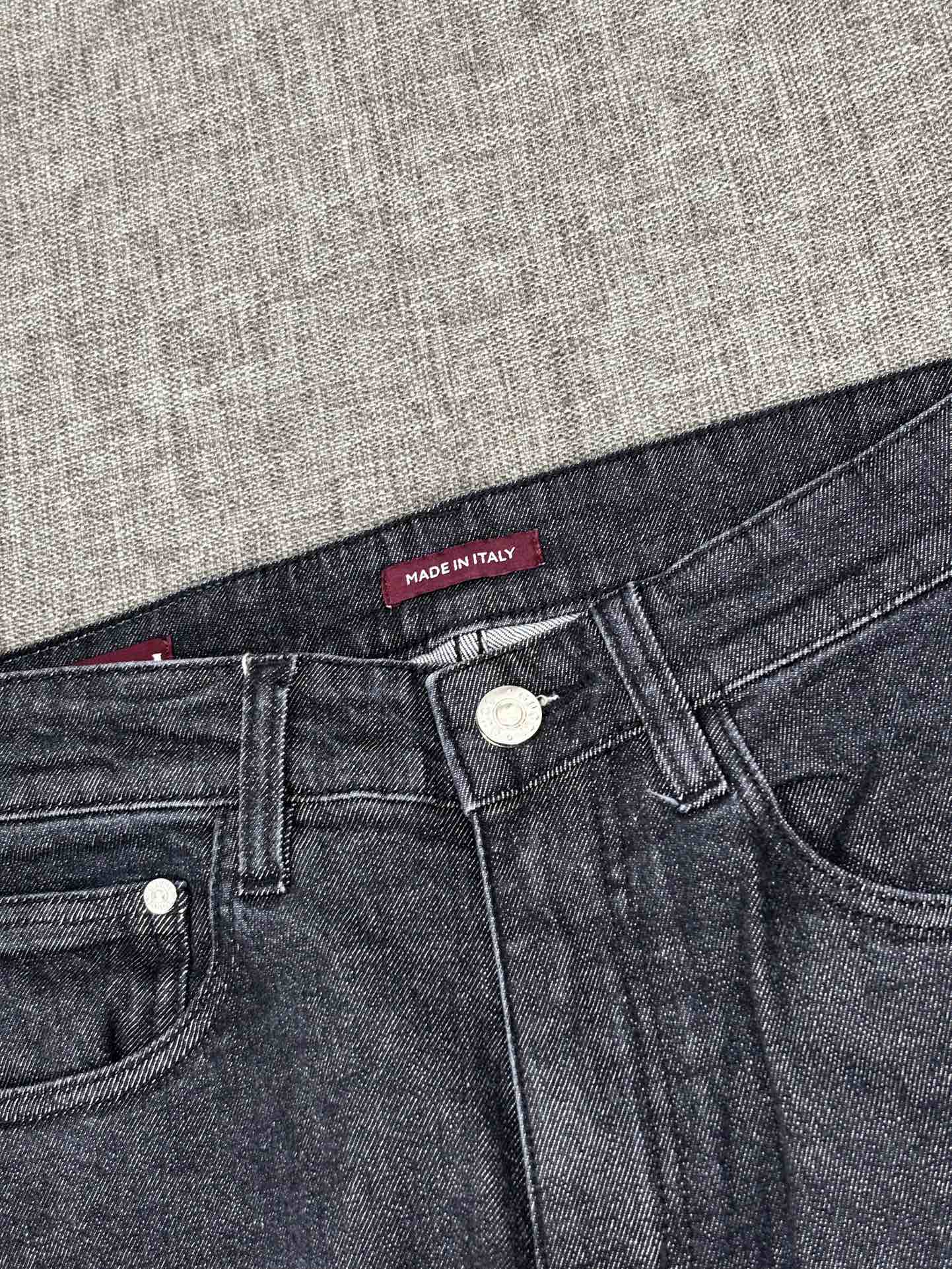 GUI  Latest jeans 26031212