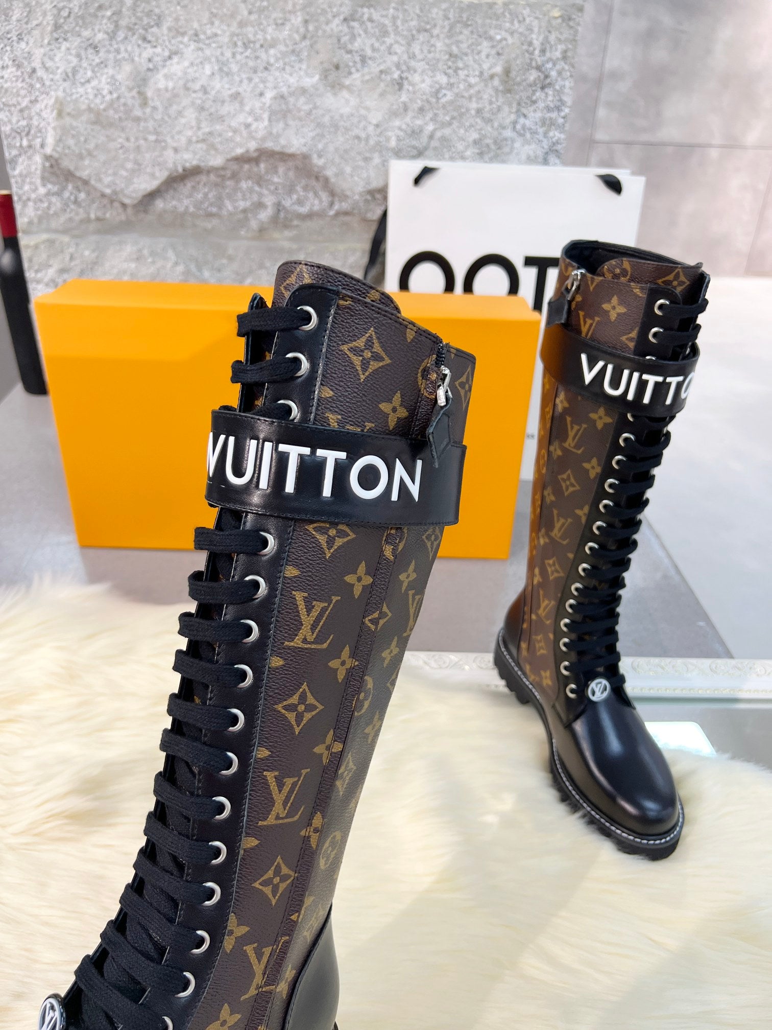 L 24 autumn and winter adjustable Velcro boots 1824112601