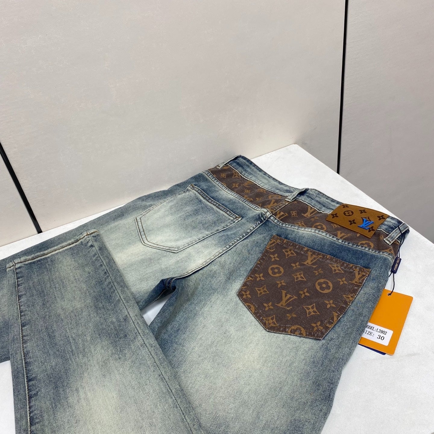 VV Slim-fit straight-leg jeans 1825122603