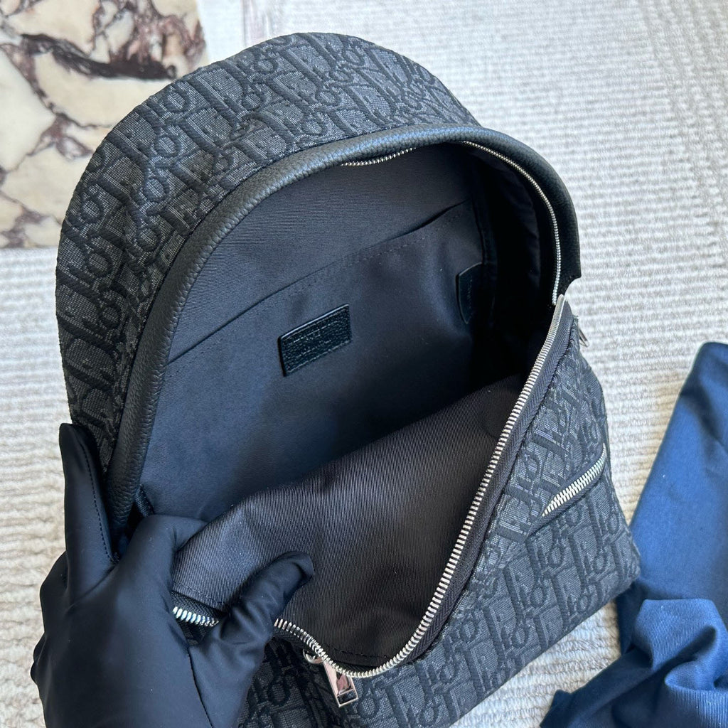 CD Oblique Backpack 1825052602
