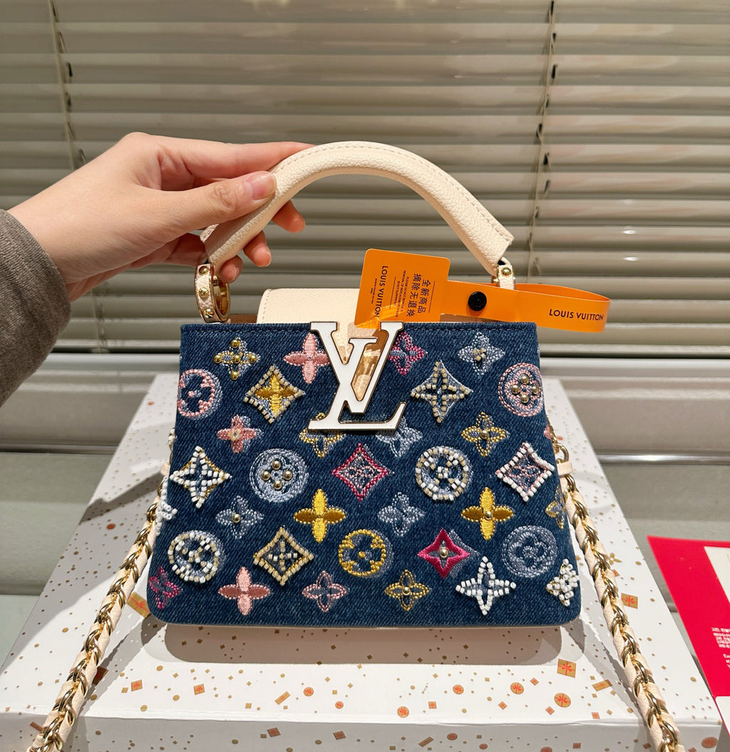 VV Capucines Handbag 1825120202