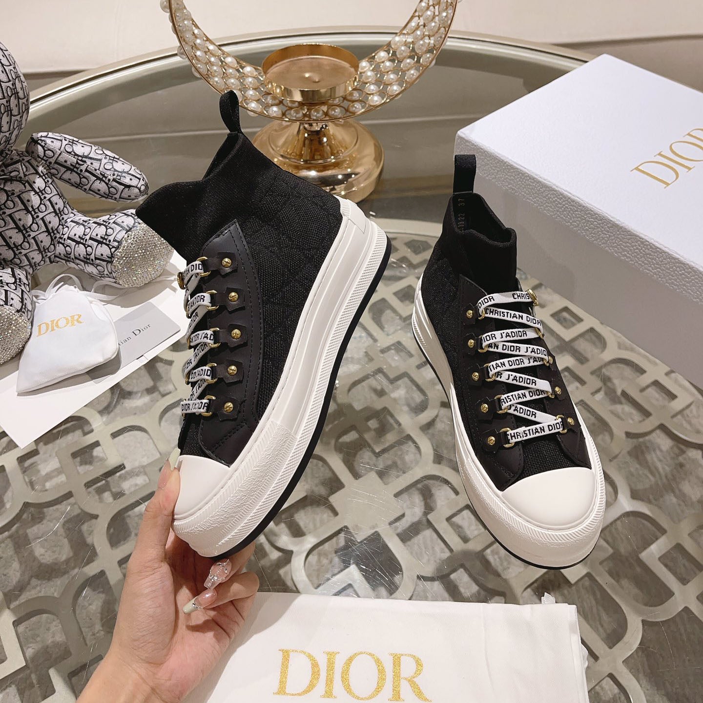 DIO Classic Flyknit New Sneakers XC24092321