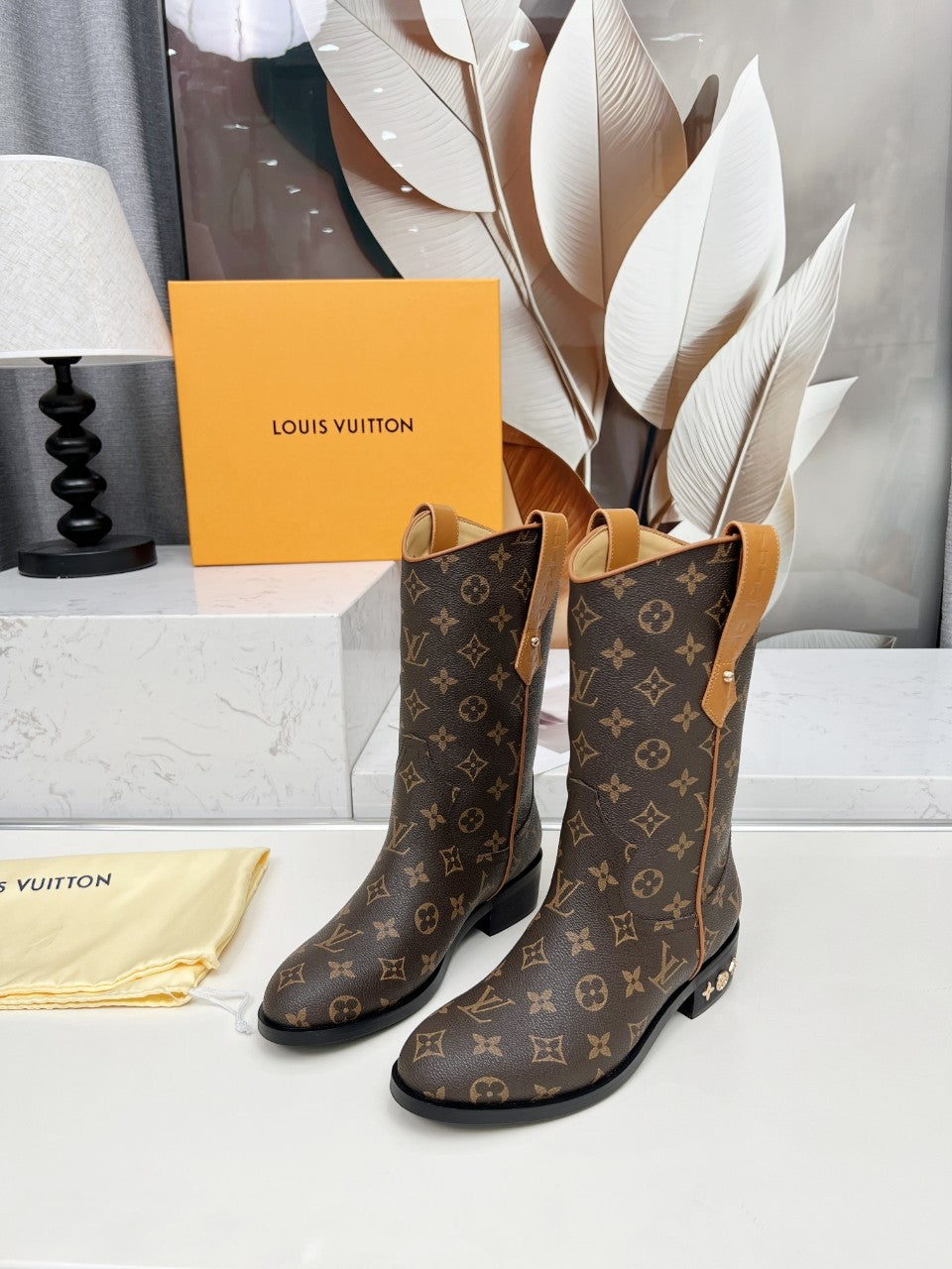 VV boots 1825112608