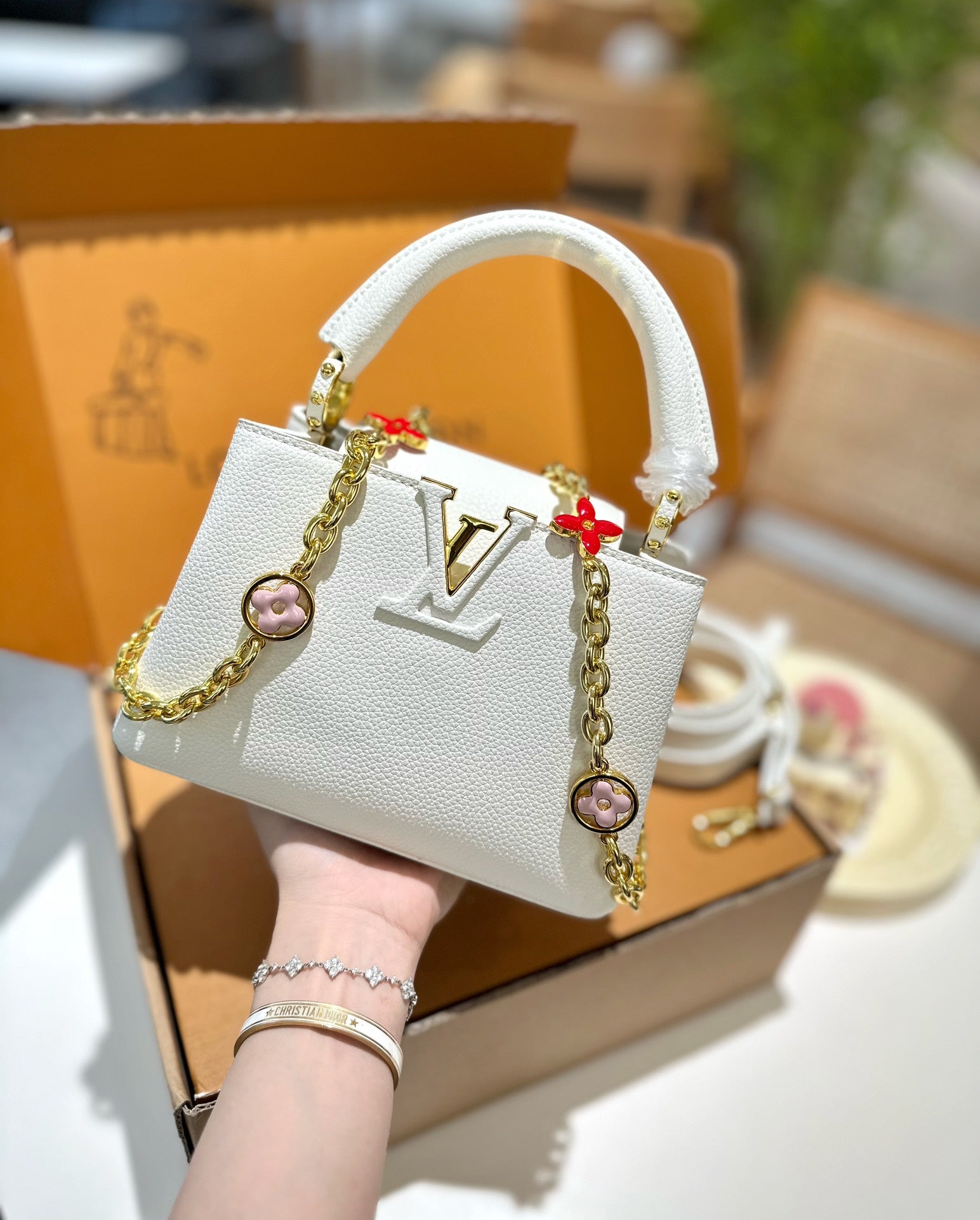 Capucines mini four-leaf clover chain handbag XC1623072105