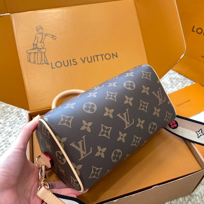 High Quality Wide Strap Pillow Bag