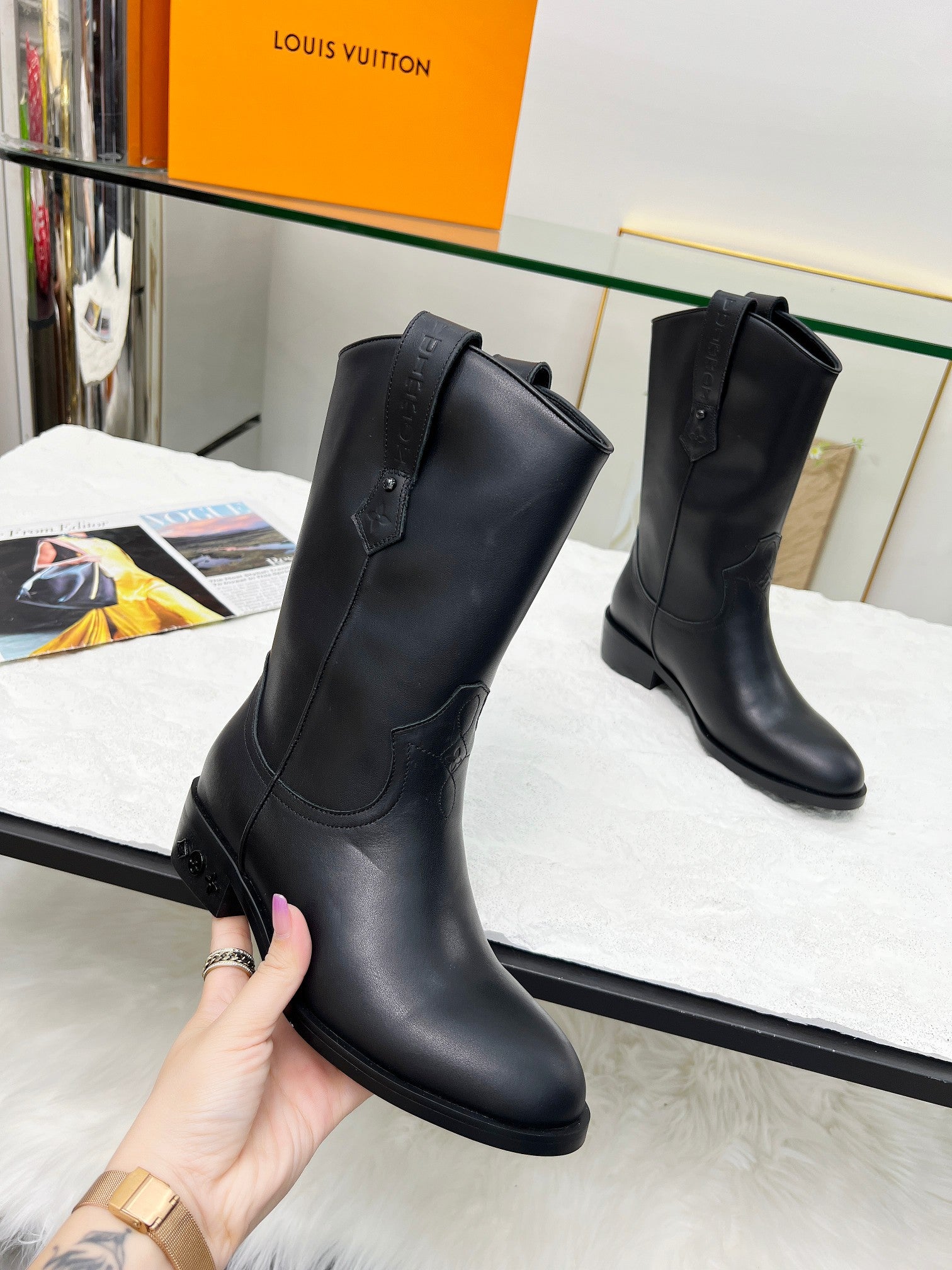 VV boots 1825112608