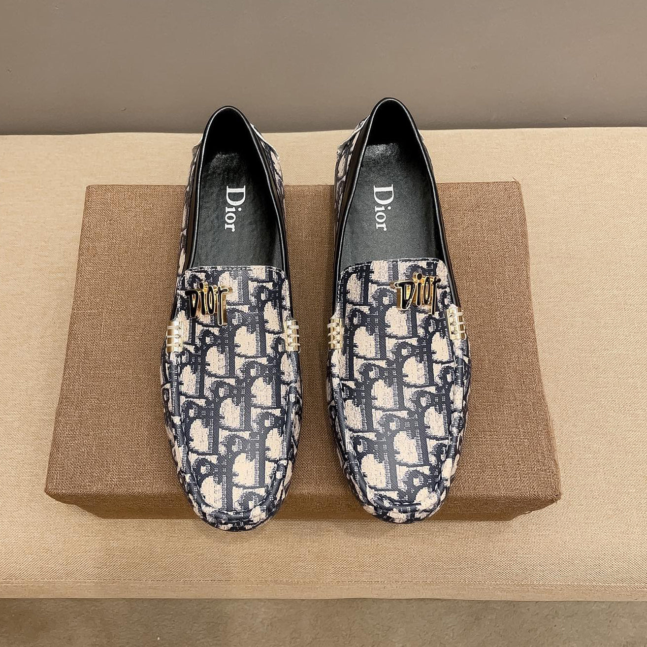 Classic letter-printed loafers 1824040711