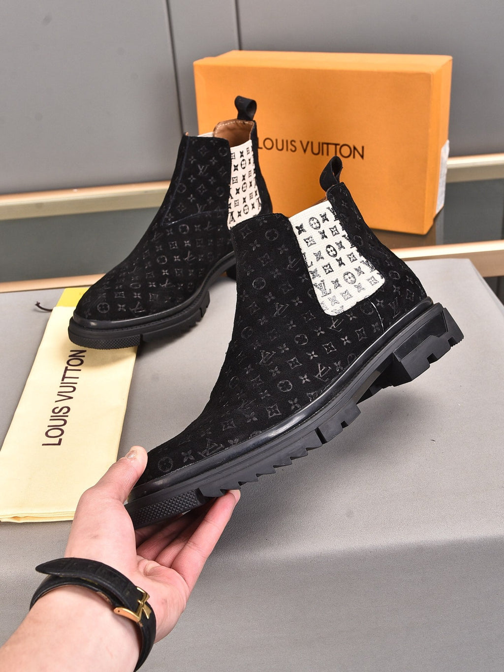 Fashion Casual New Style Men's Comfortable Sneakers Shoes V11