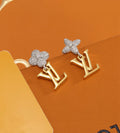 Fashionable women’s earrings 2025120411