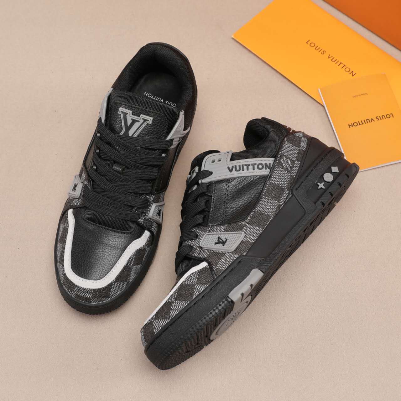 VV Trainer Sneakers 1825122510