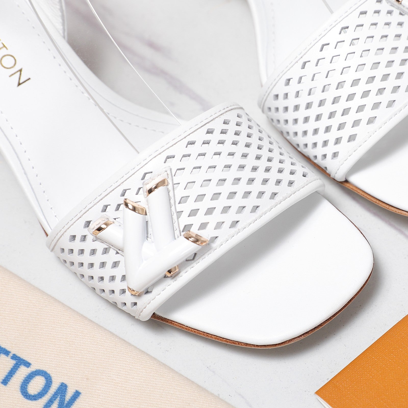 L sandals 1825043002