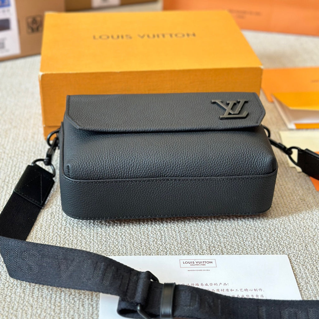 Fashion classic all-match messenger bag XC1023090501