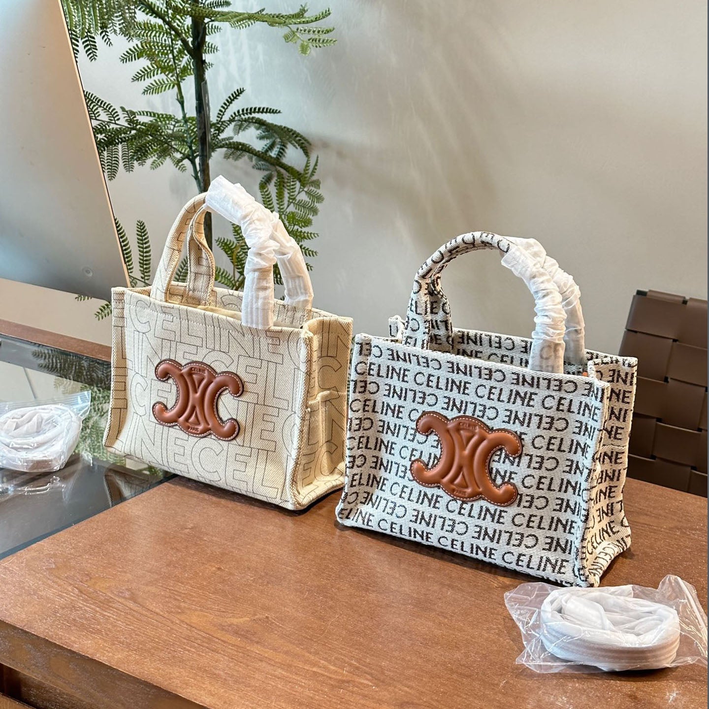 SEL 24 New Classic letter logo handbag XC24092412