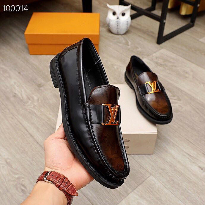 New Stylish Hot Sale Leather V Logo Men's Loafers