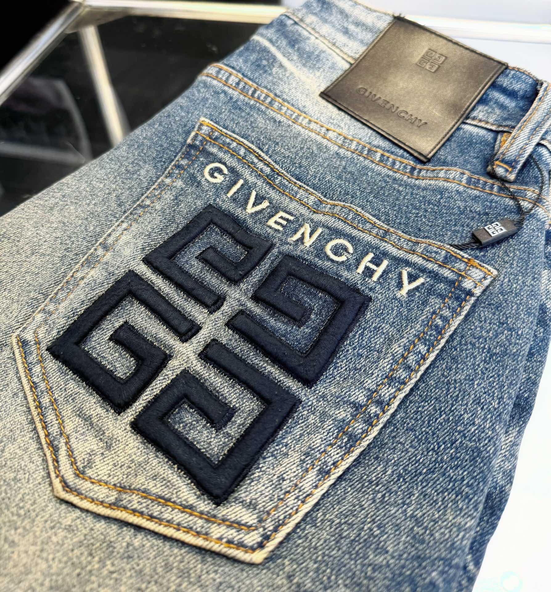 GIV Washed stretch jeans 1824103010