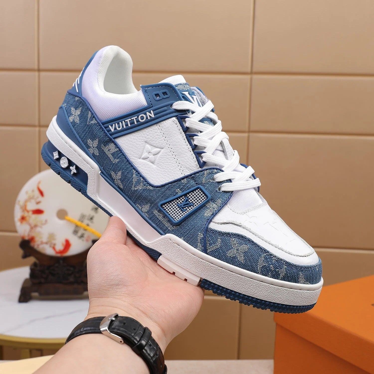 Men's Fashion Luxury Multicolor V Logo Sneakers