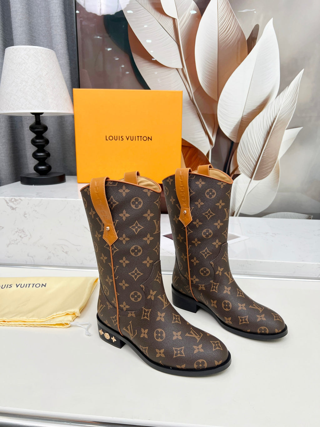 VV boots 1825112608