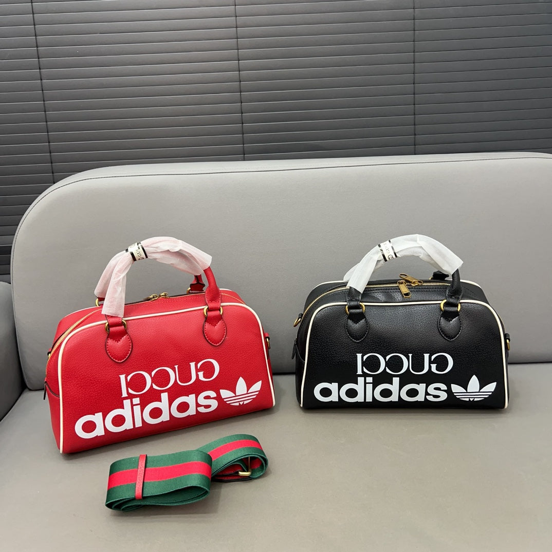 Co-branded mini travel bag, handbag, crossbody bag 1824042104