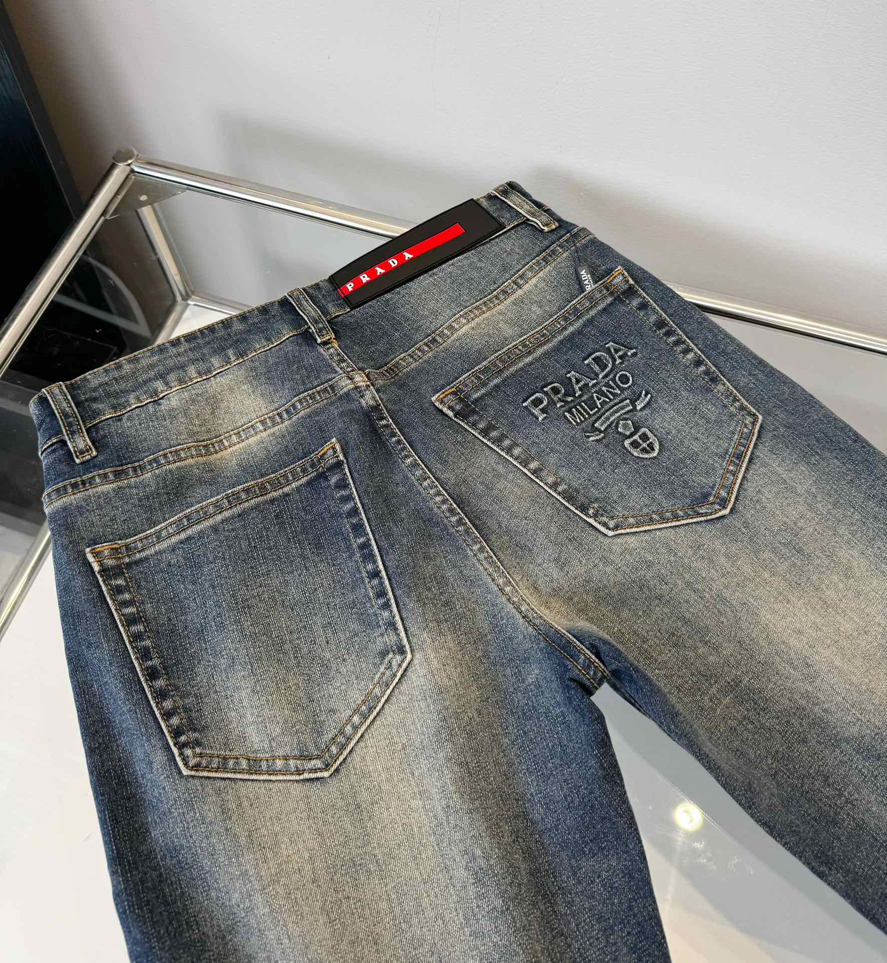 P Embossed Letters Straight Leg Skinny Jeans 1824091007