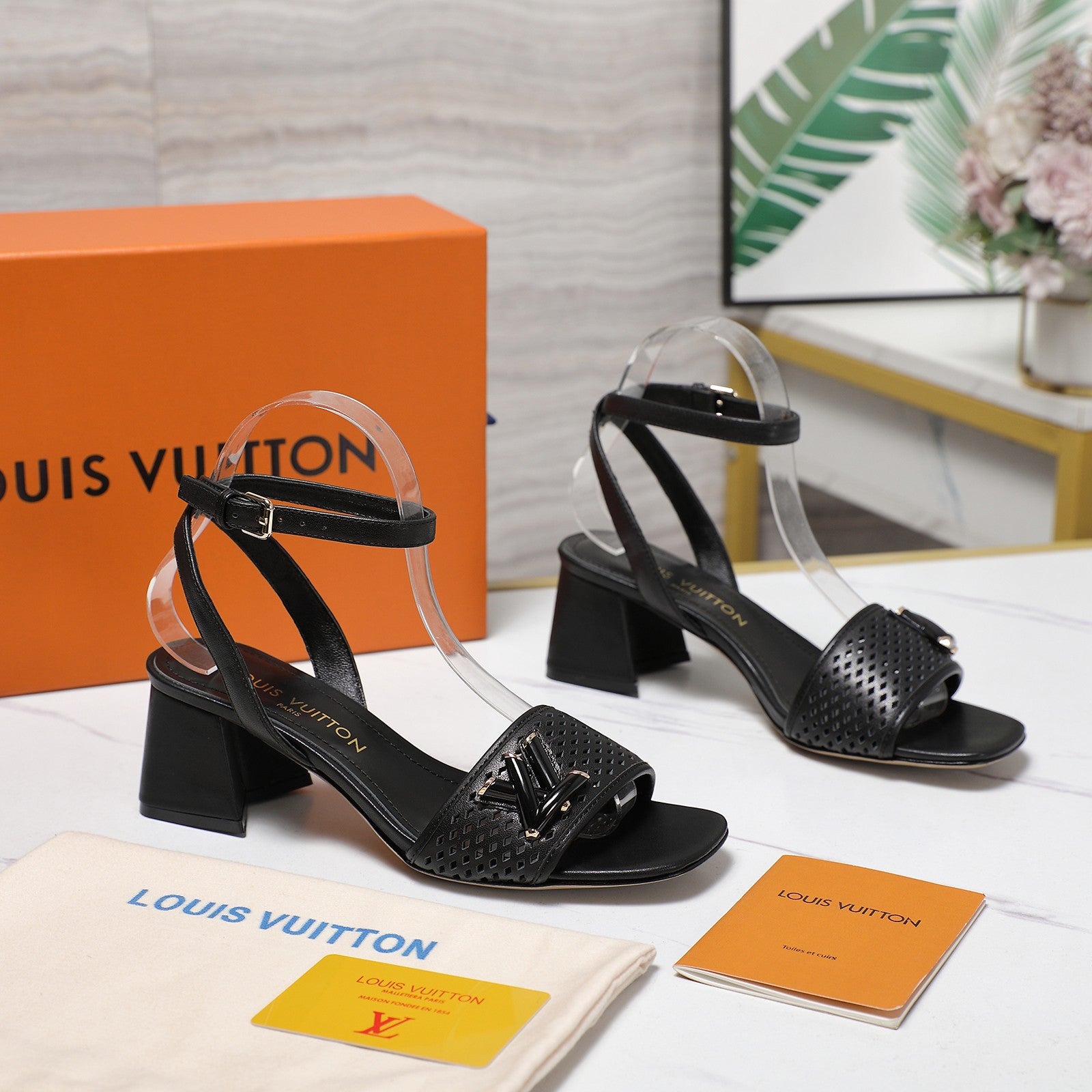 L sandals 1825043002