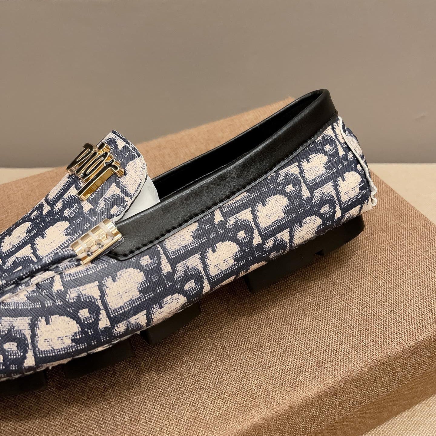 Classic letter-printed loafers 1824040711