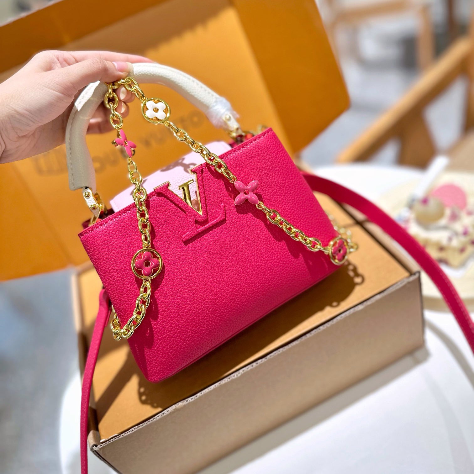 Capucines mini four-leaf clover chain handbag XC1623072104