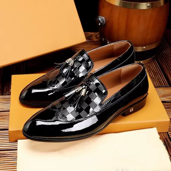 New fashion classic pointed toe v black loafers 03