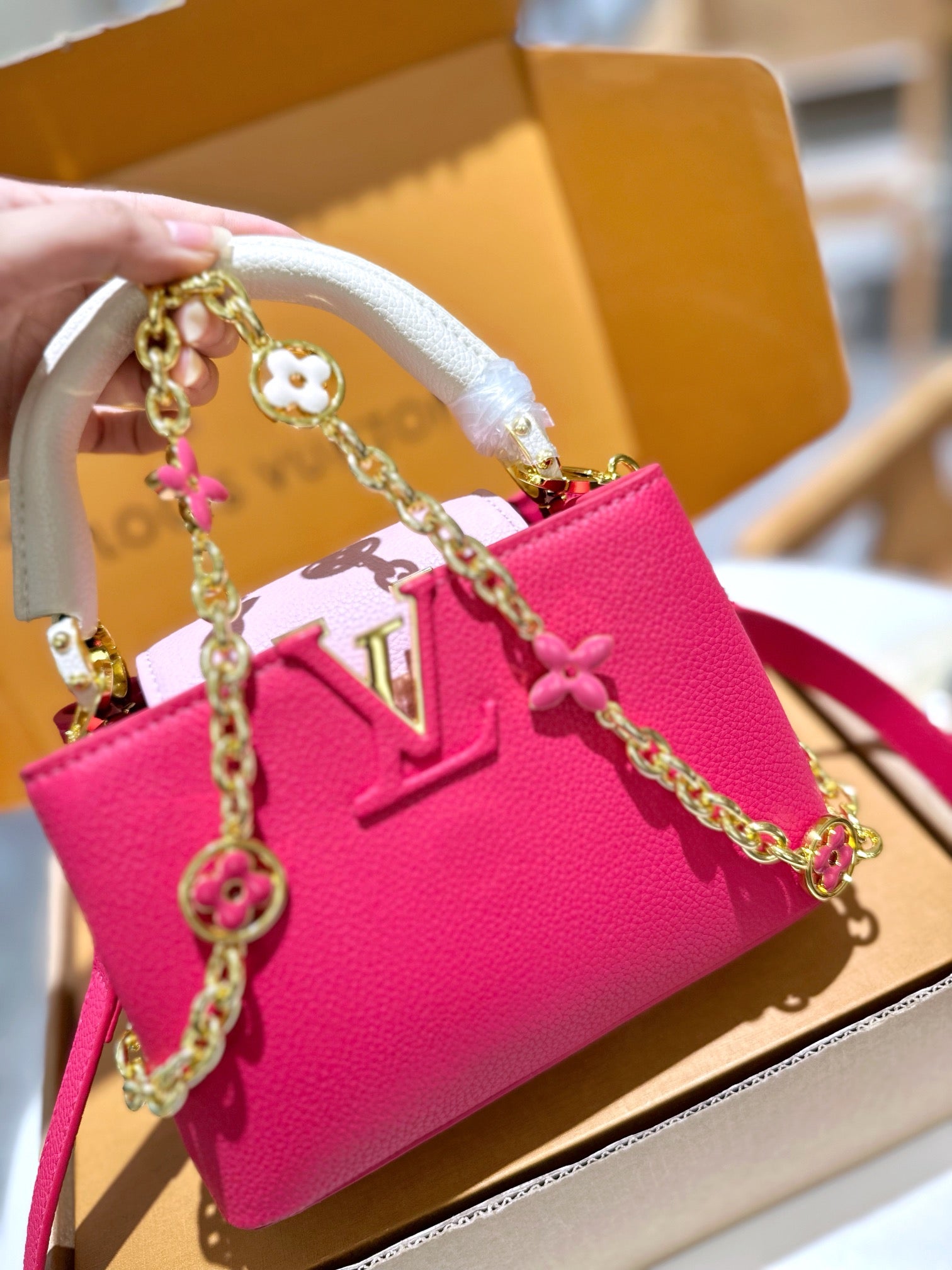 Capucines mini four-leaf clover chain handbag XC1623072104