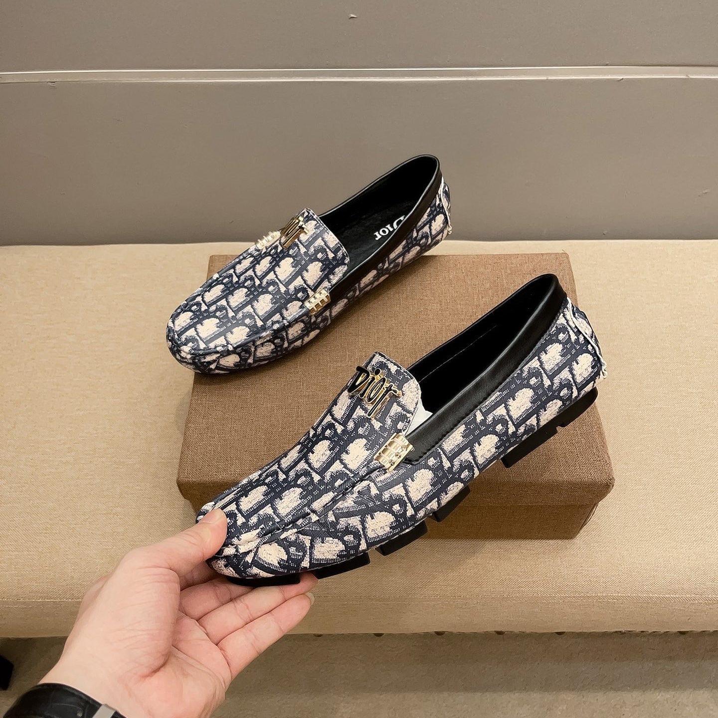 Classic letter-printed loafers 1824040711