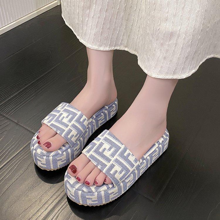 New Style Cloth Fashionable Thick Slippers 1024061703