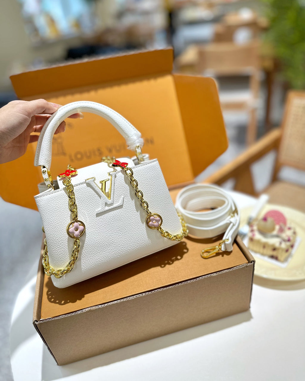 Capucines mini four-leaf clover chain handbag XC1623072105