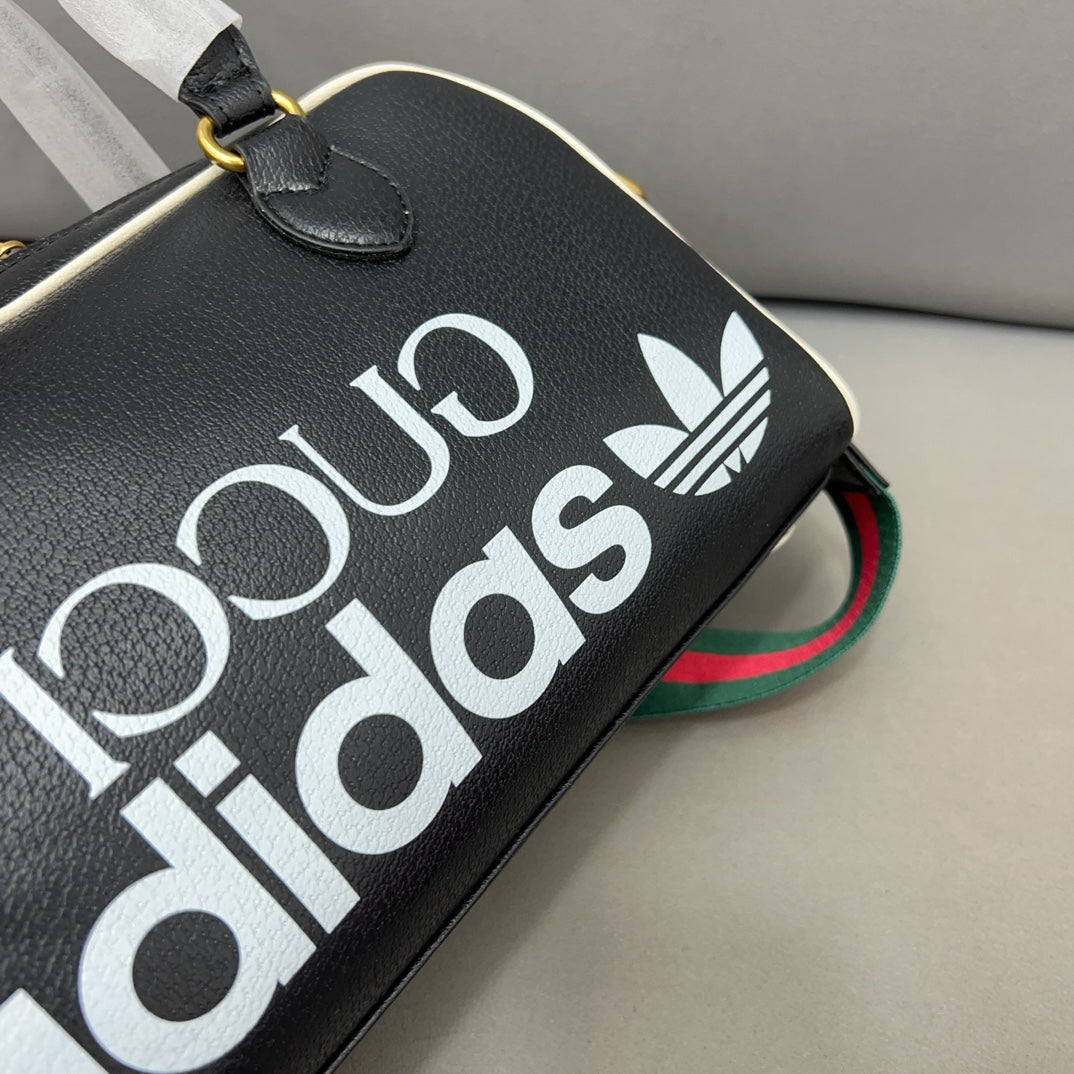 Co-branded mini travel bag, handbag, crossbody bag 1824042104
