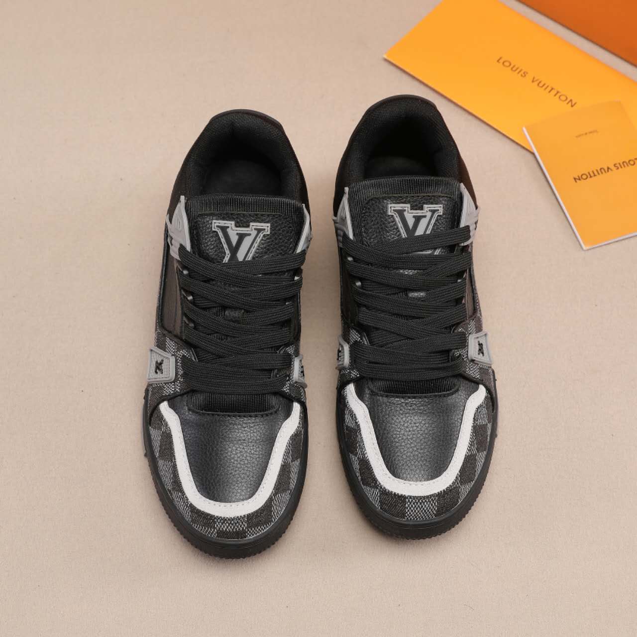 VV Trainer Sneakers 1825122510
