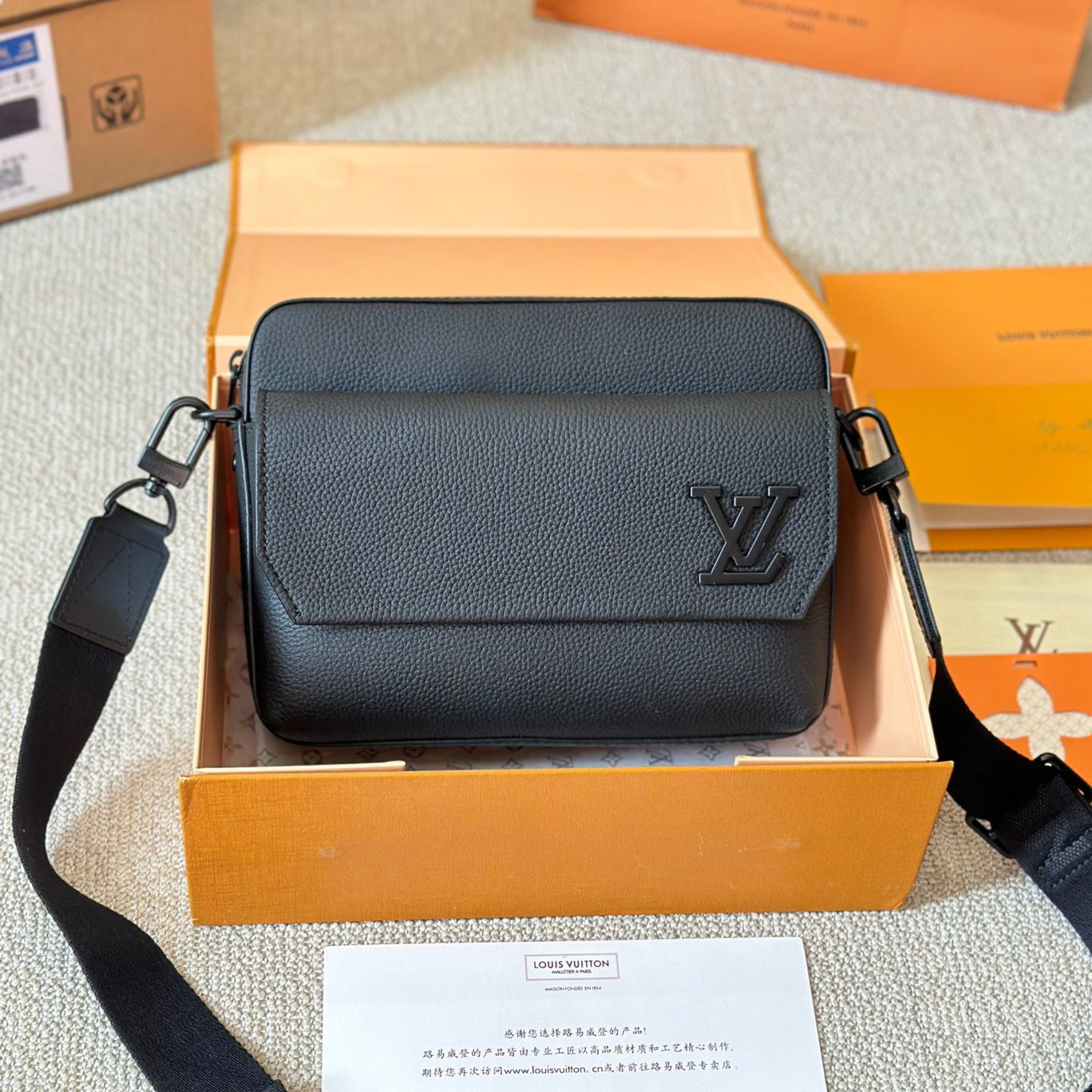 Fashion classic all-match messenger bag XC1023090501