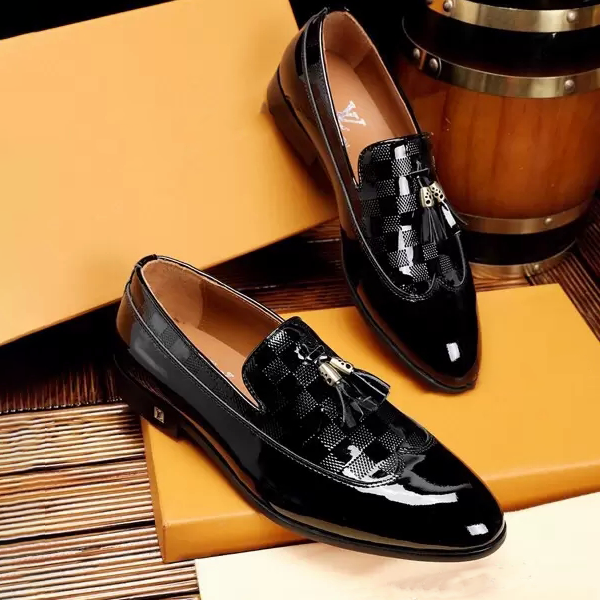 New fashion classic pointed toe v black loafers 03