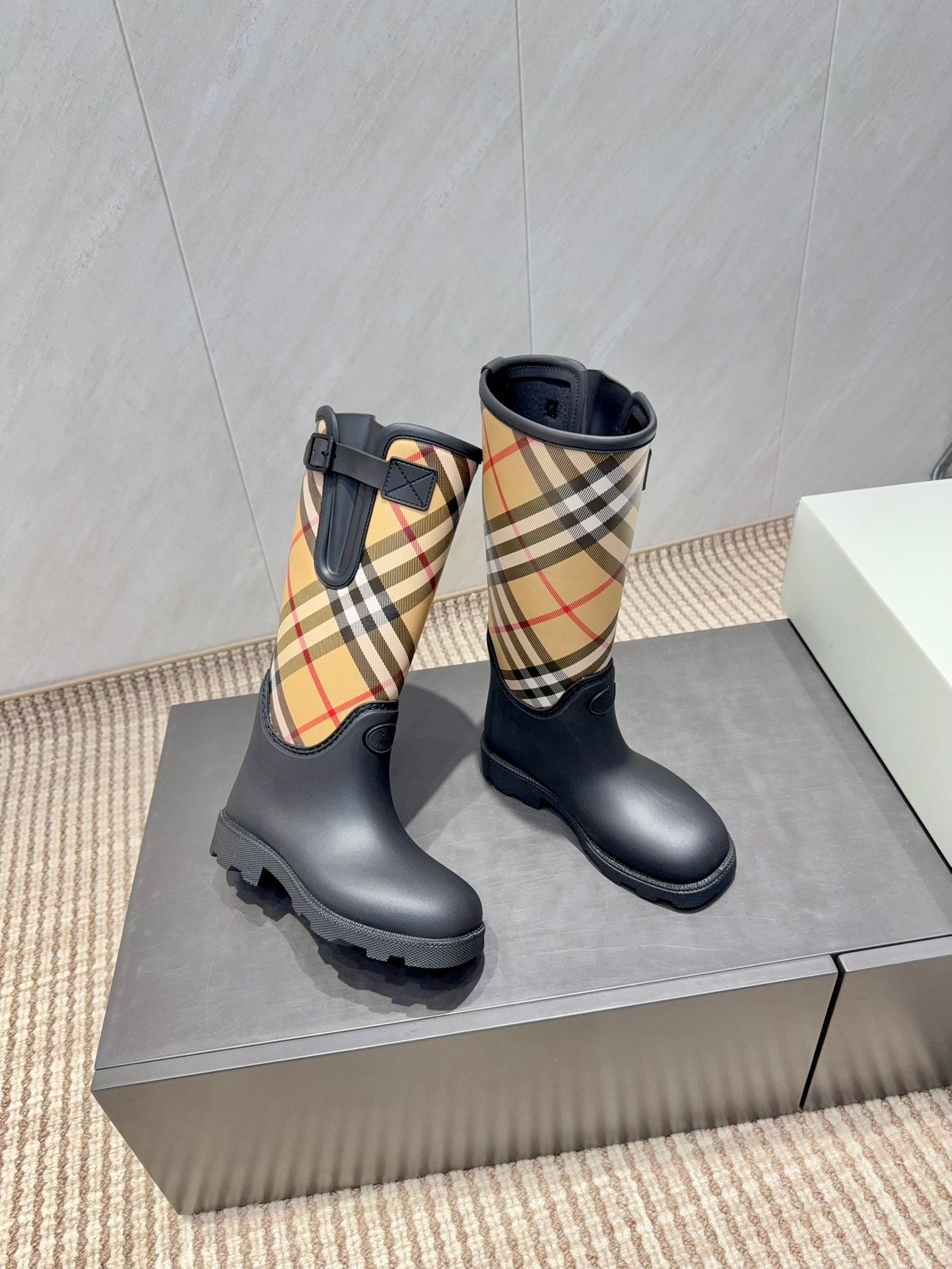 TB One-piece rain boots 1825112607