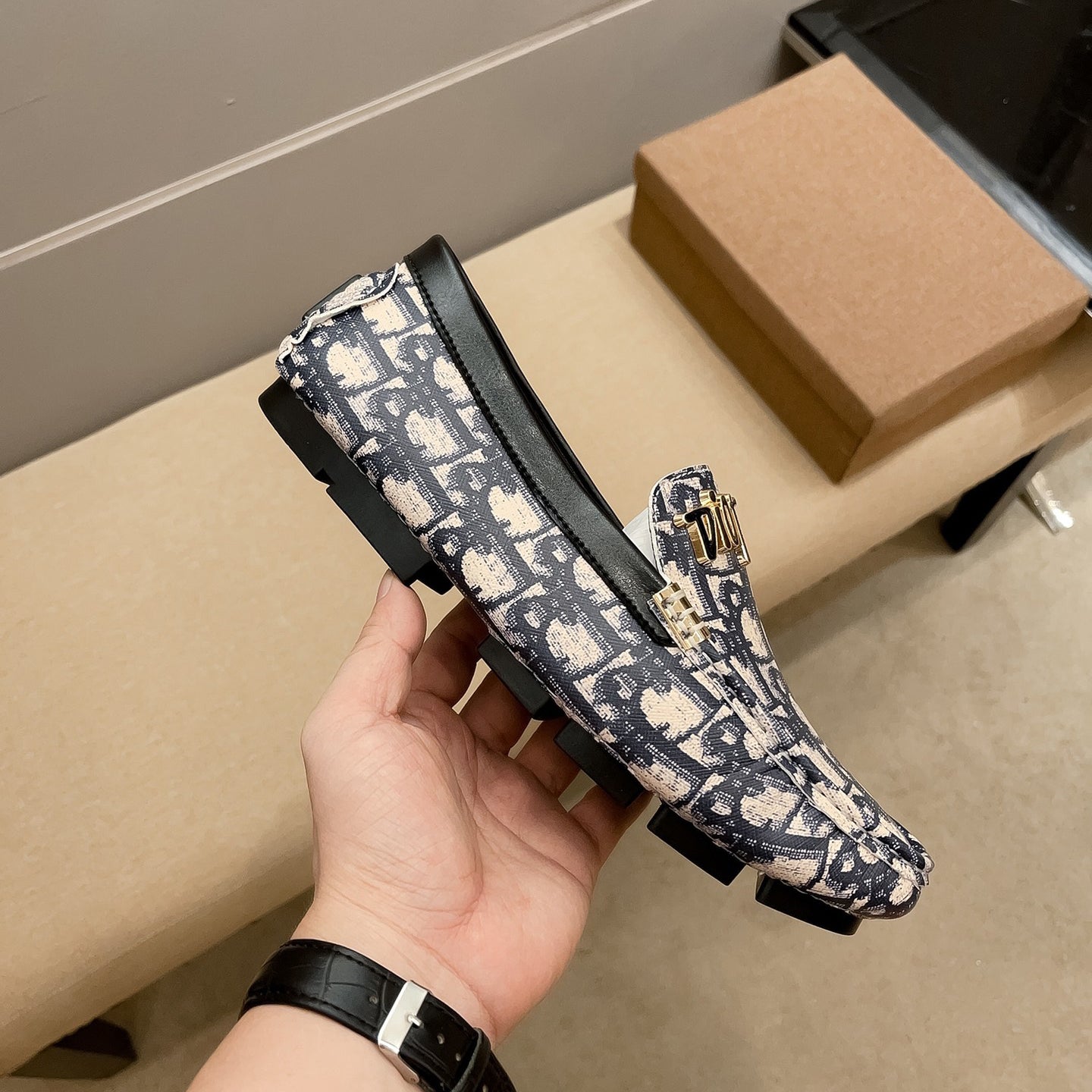 Classic letter-printed loafers 1824040711