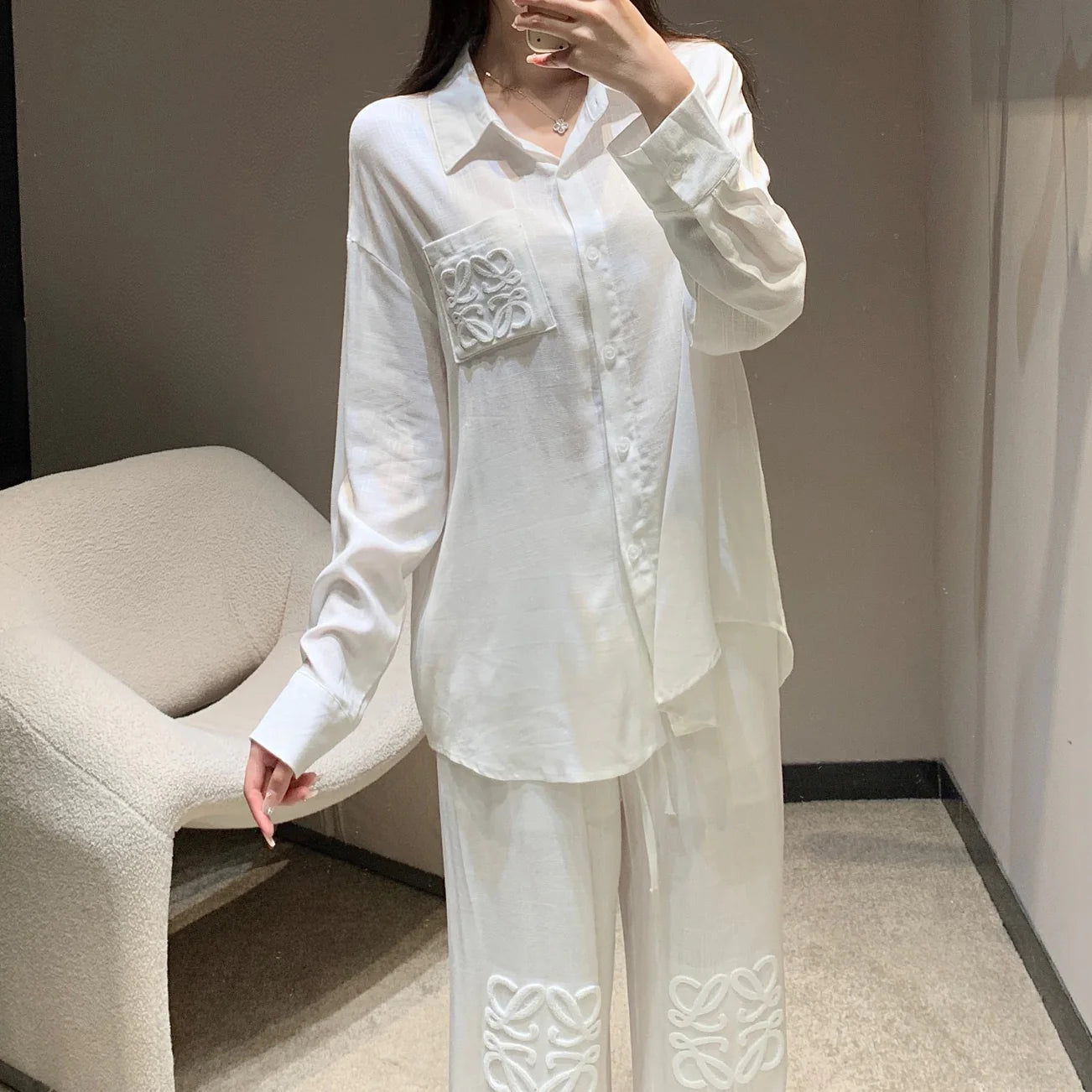 LOW New Fashionable Hundred Women's Suit 1025042107