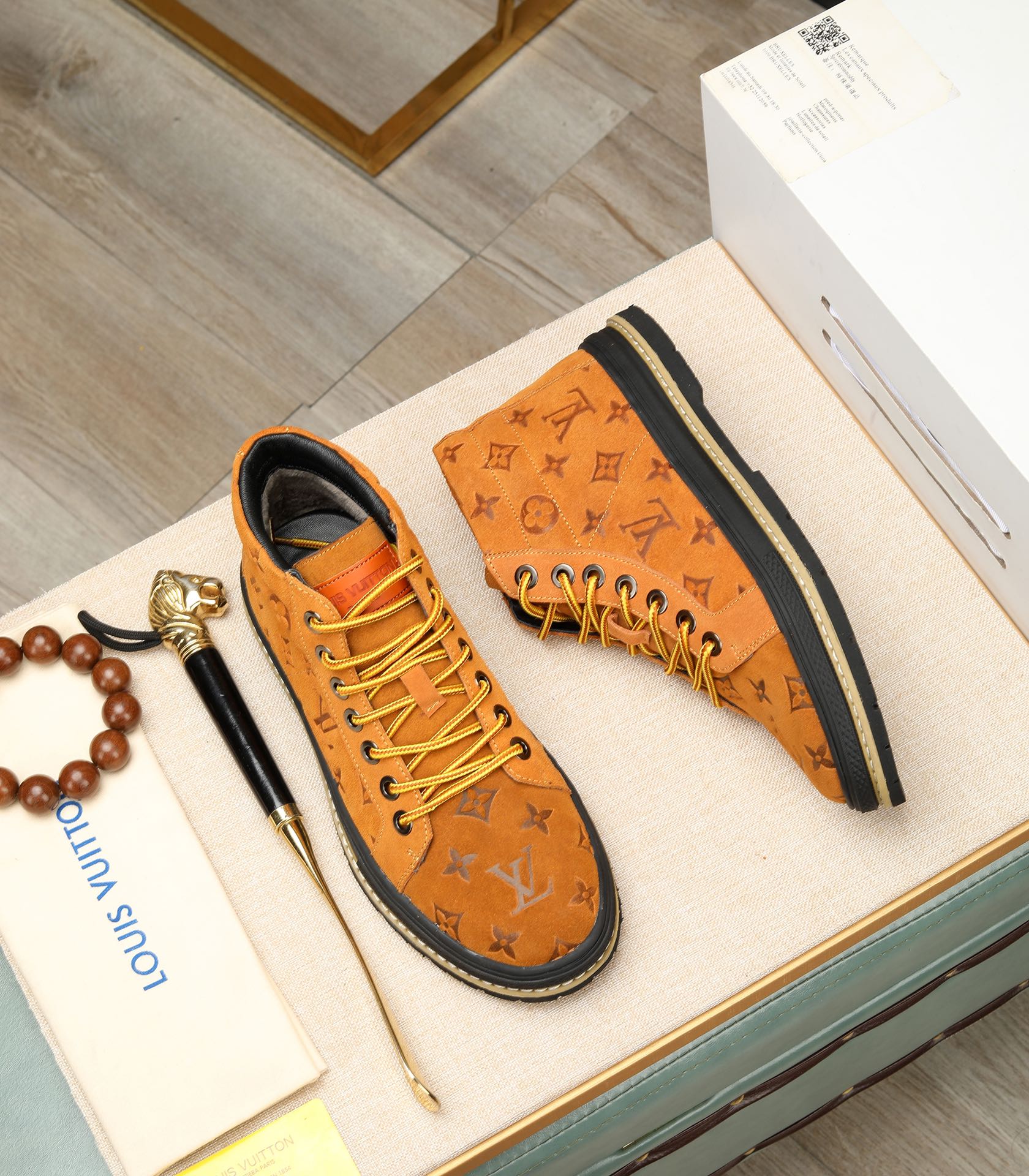 Trendy casual high-top shoes XC0823111402