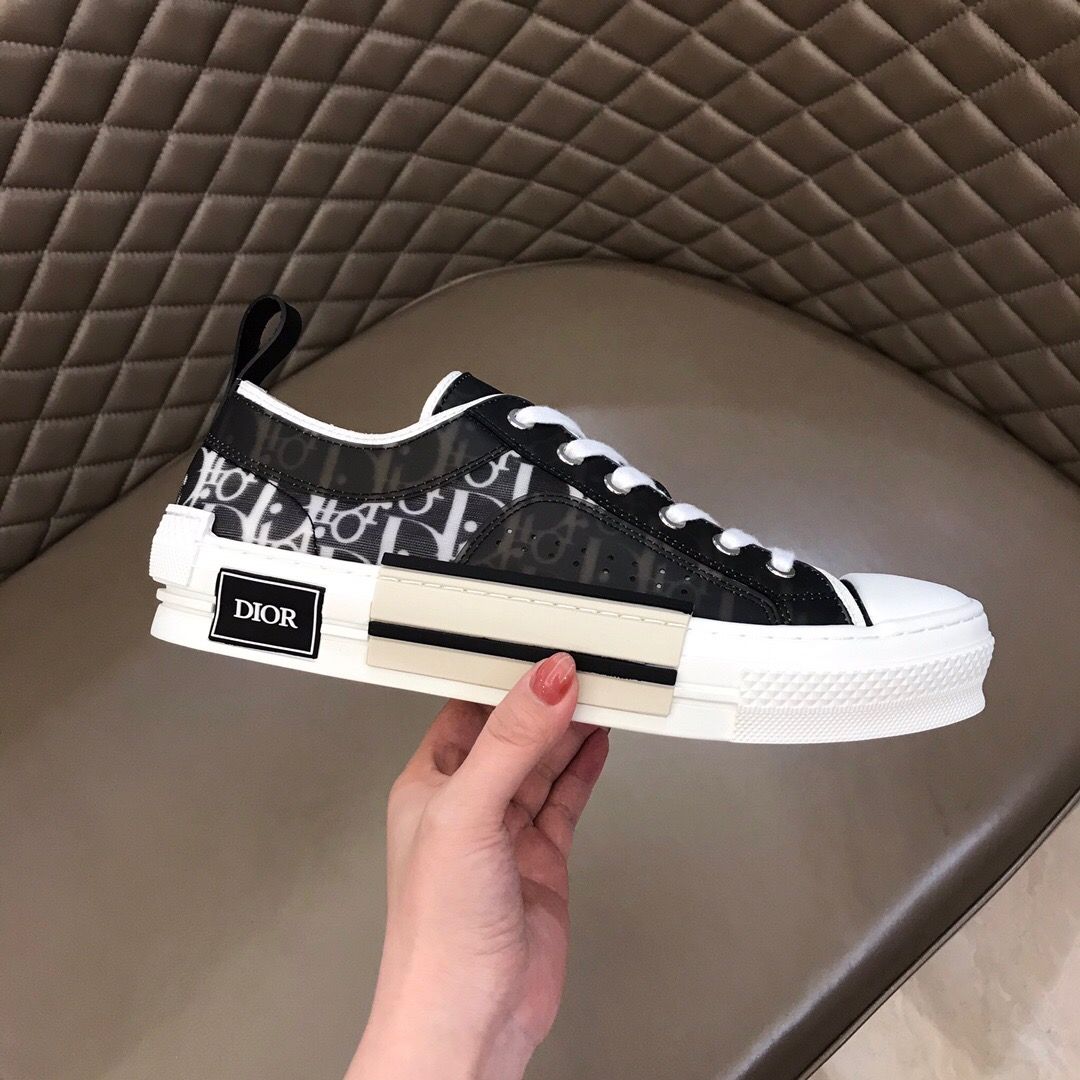 B23 Low Top Logo Oblique Gradient Black Canvas