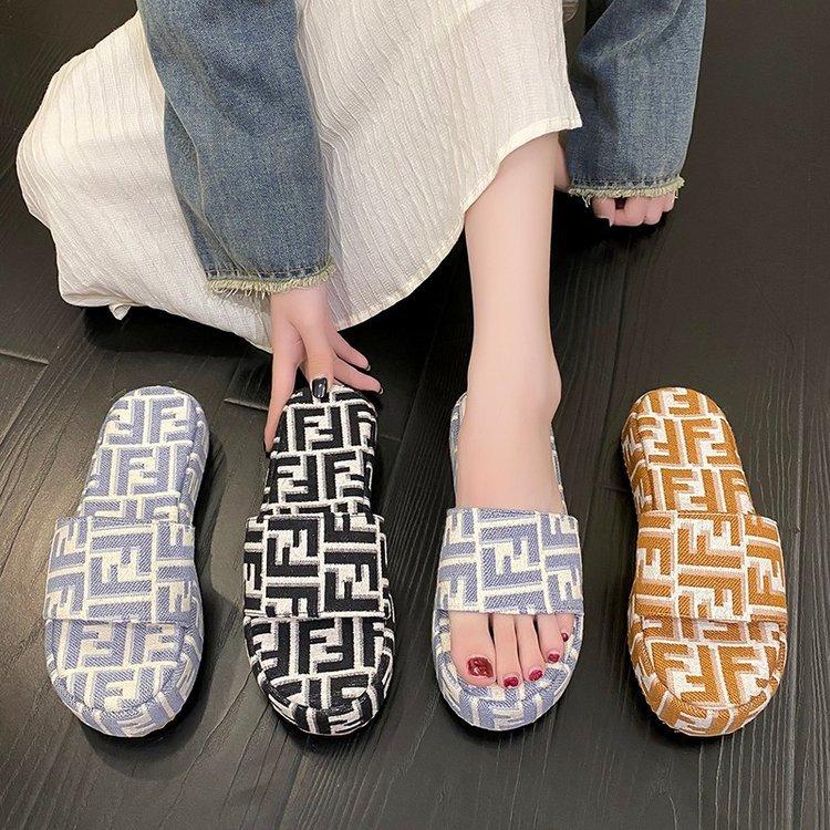 New Style Cloth Fashionable Thick Slippers 1024061703