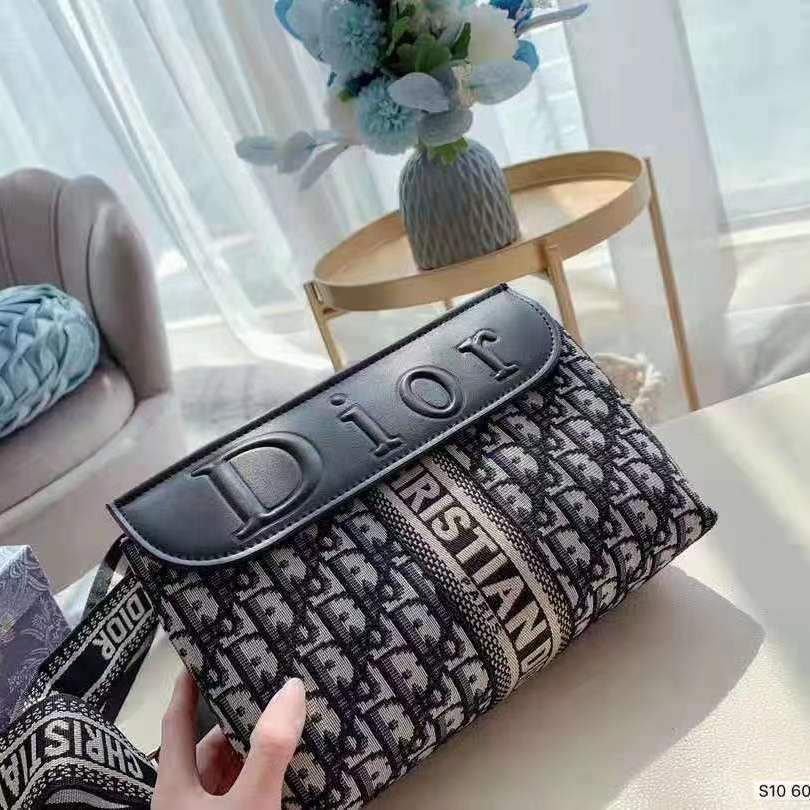 Versatile Textured Crossbody Bag 0823120805