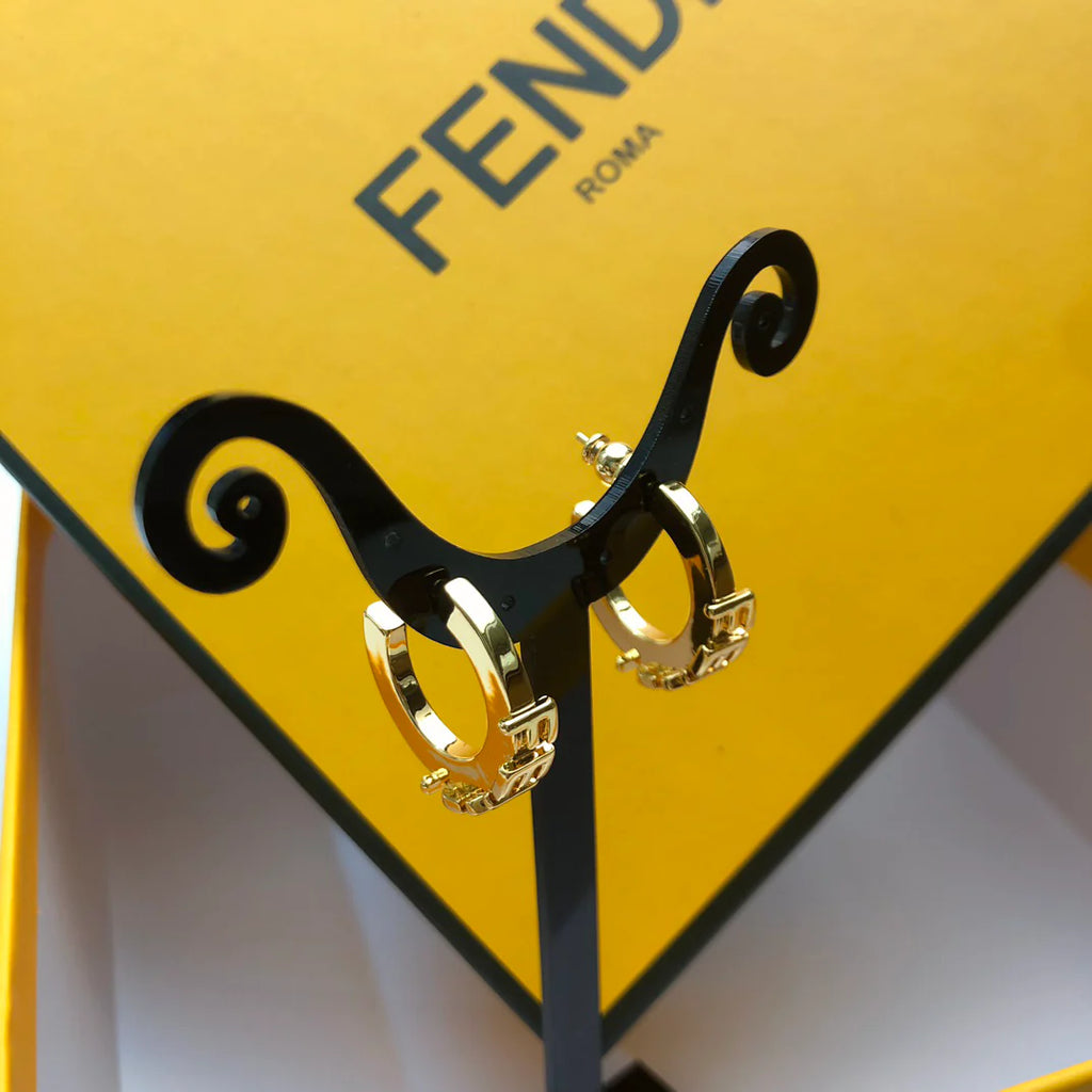 Classic and versatile stud earrings 1025110321