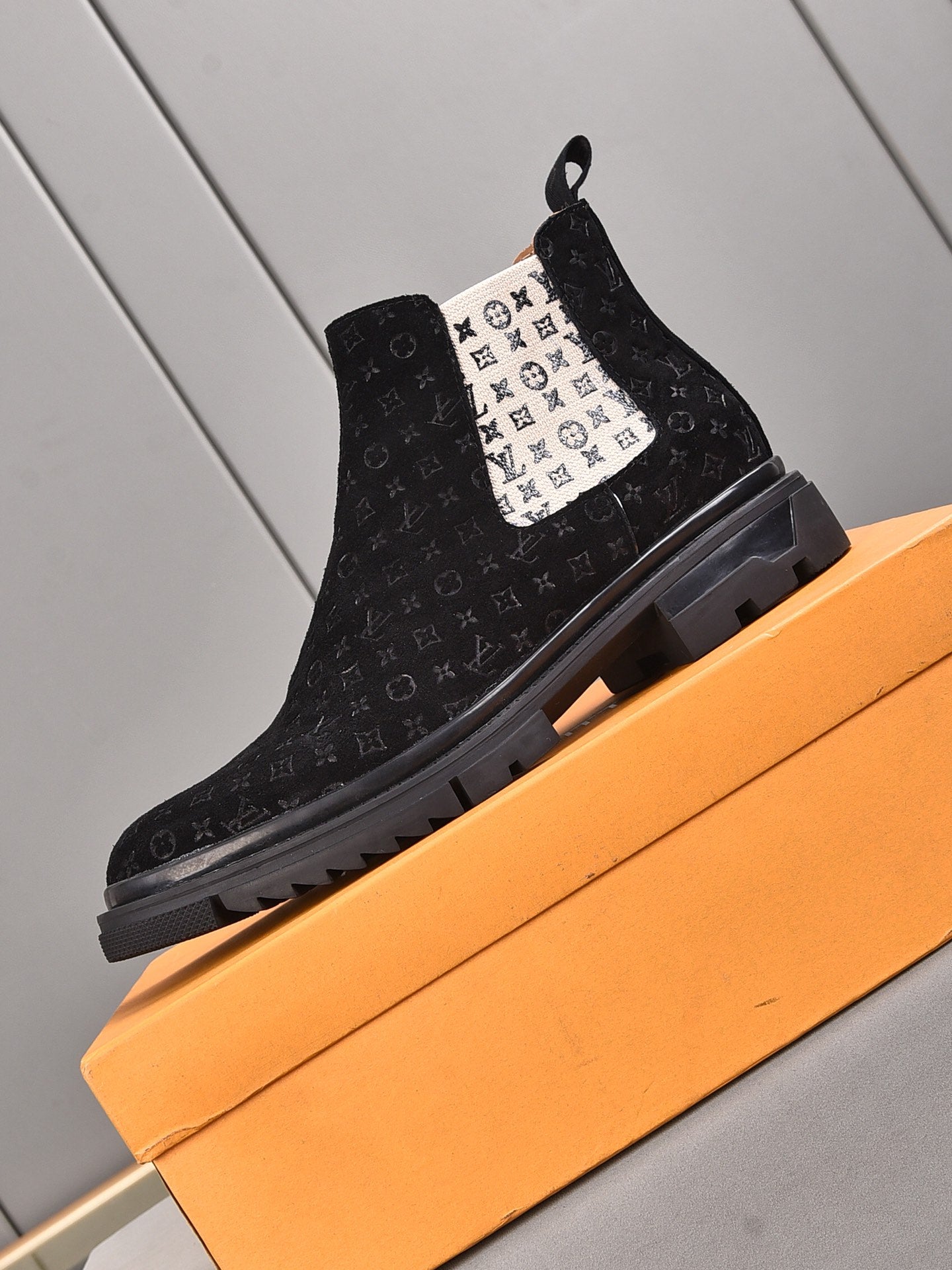 Fashion Casual New Style Men's Comfortable Sneakers Shoes V11