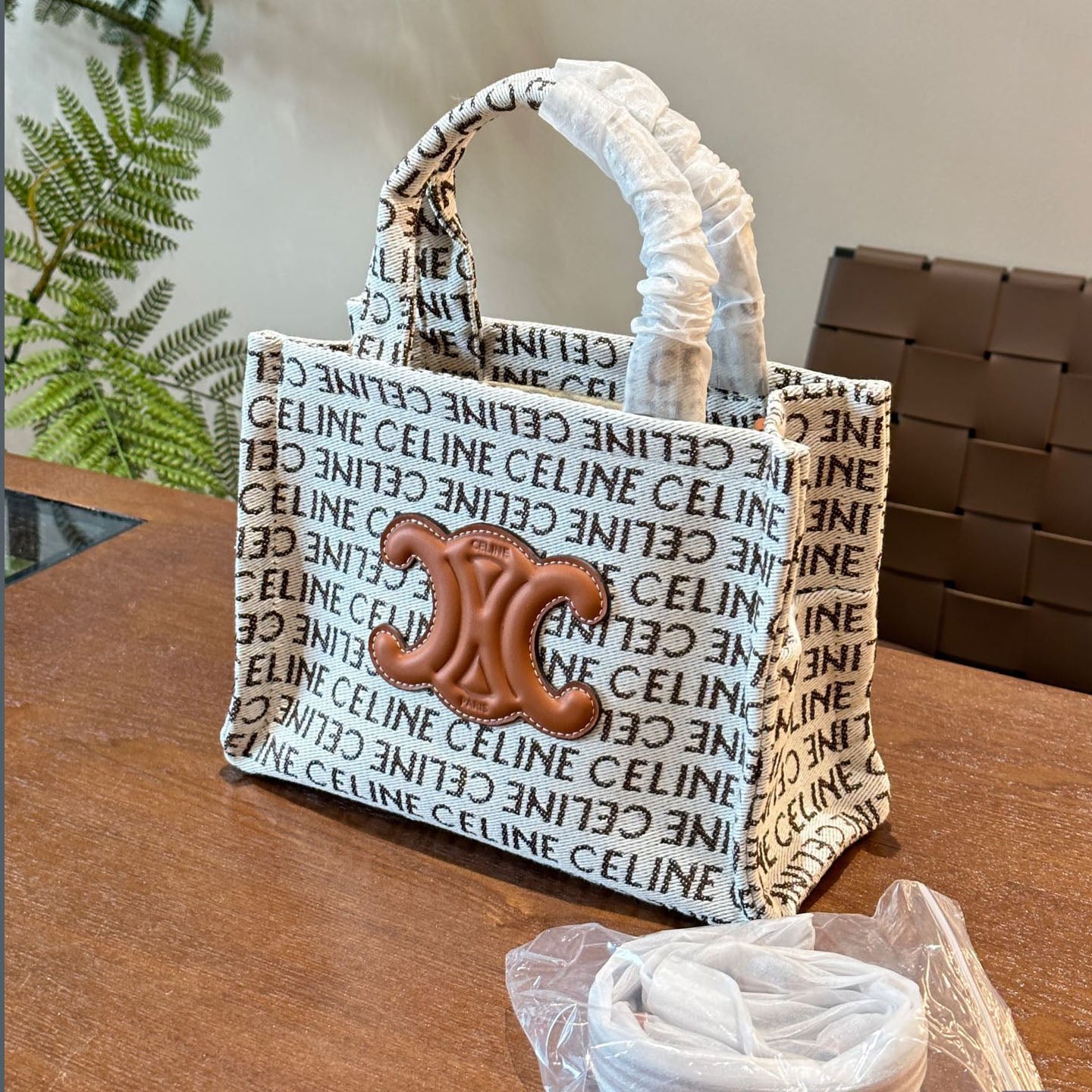 SEL 24 New Classic letter logo handbag XC24092412
